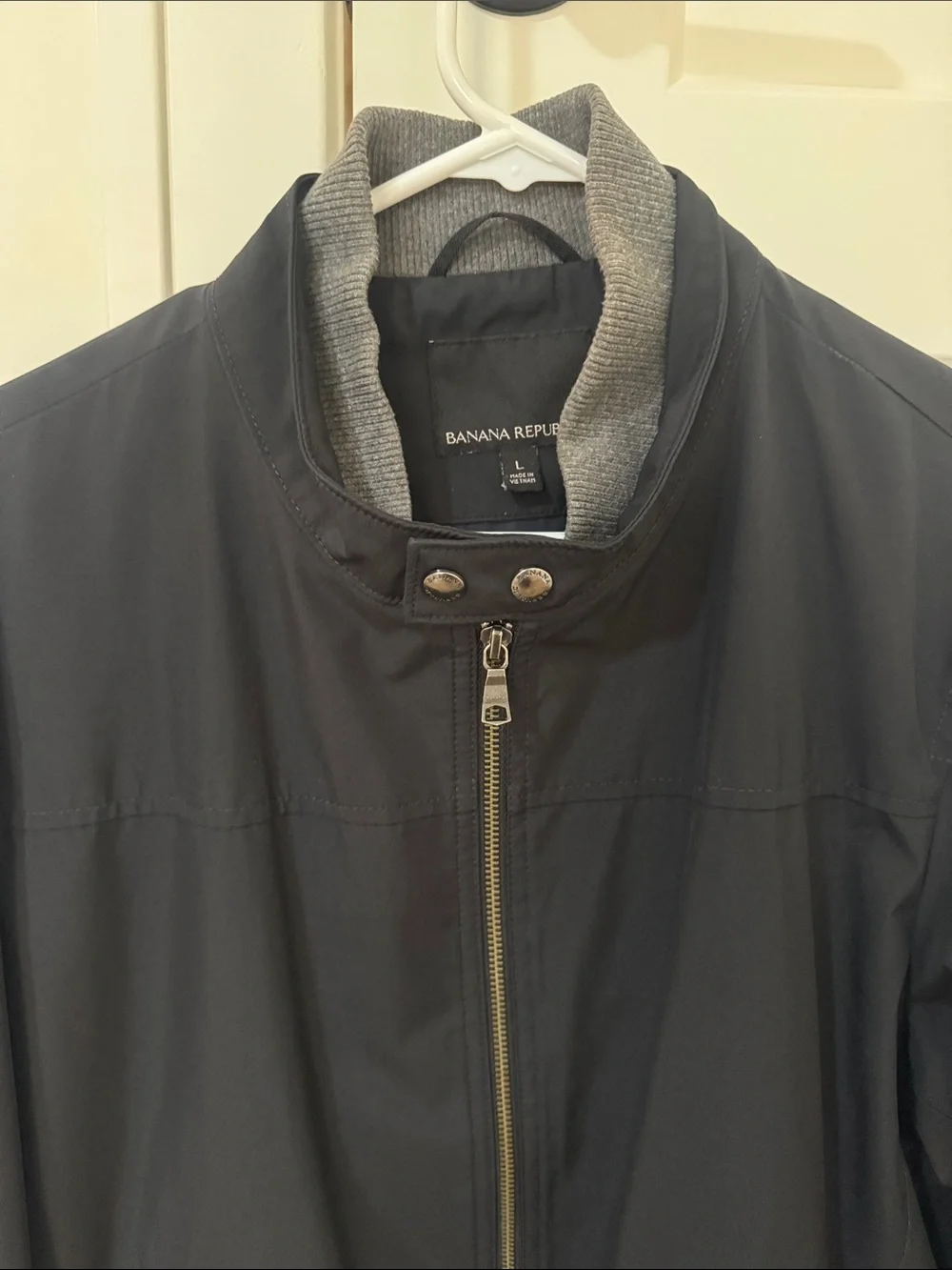Banana Republic Men’s Black Lightweight Zip Jacket